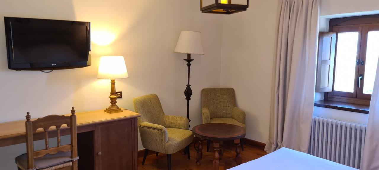 Parador De Gredos Navarredonda de Gredos Exteriör bild