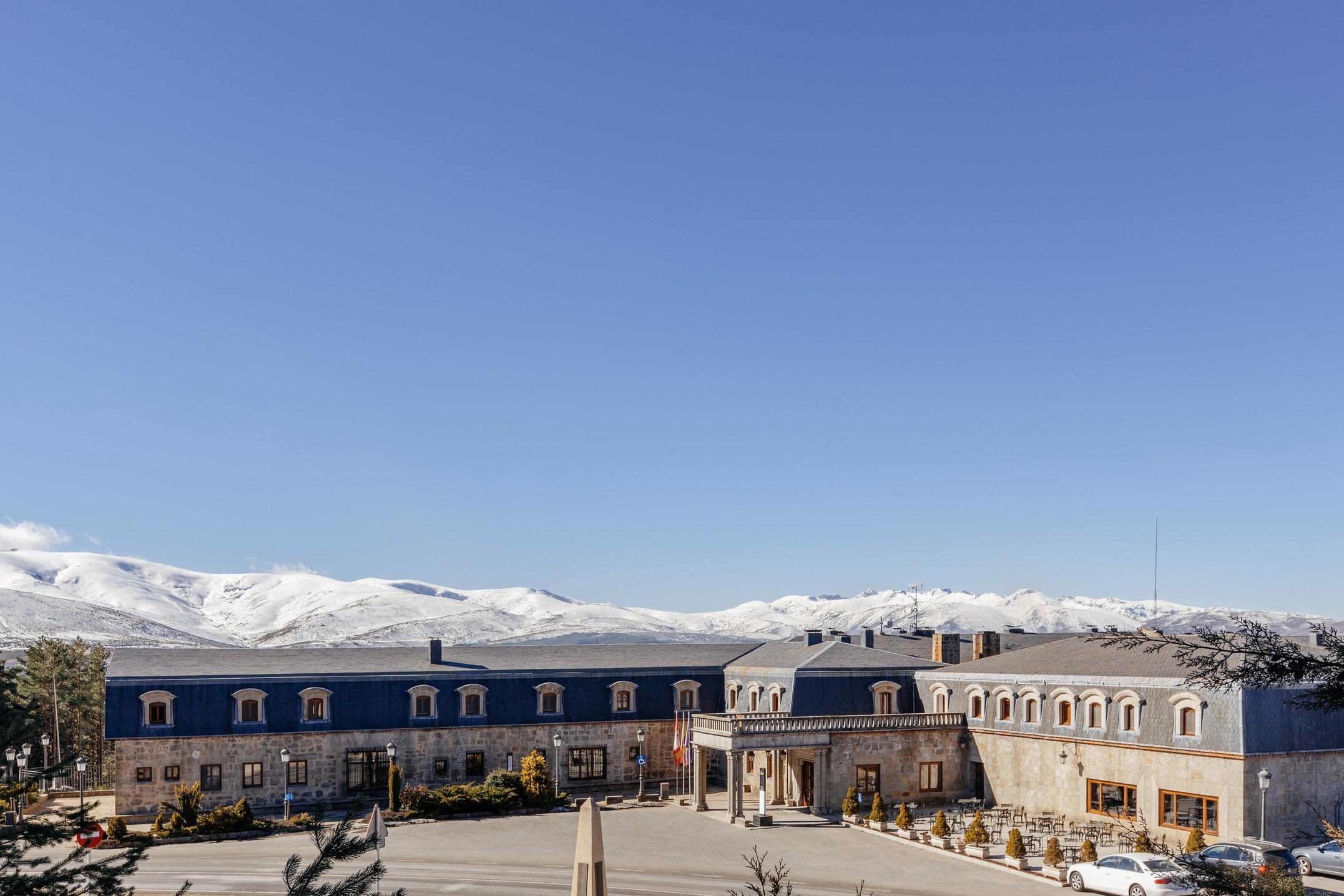 Parador De Gredos Navarredonda de Gredos Exteriör bild