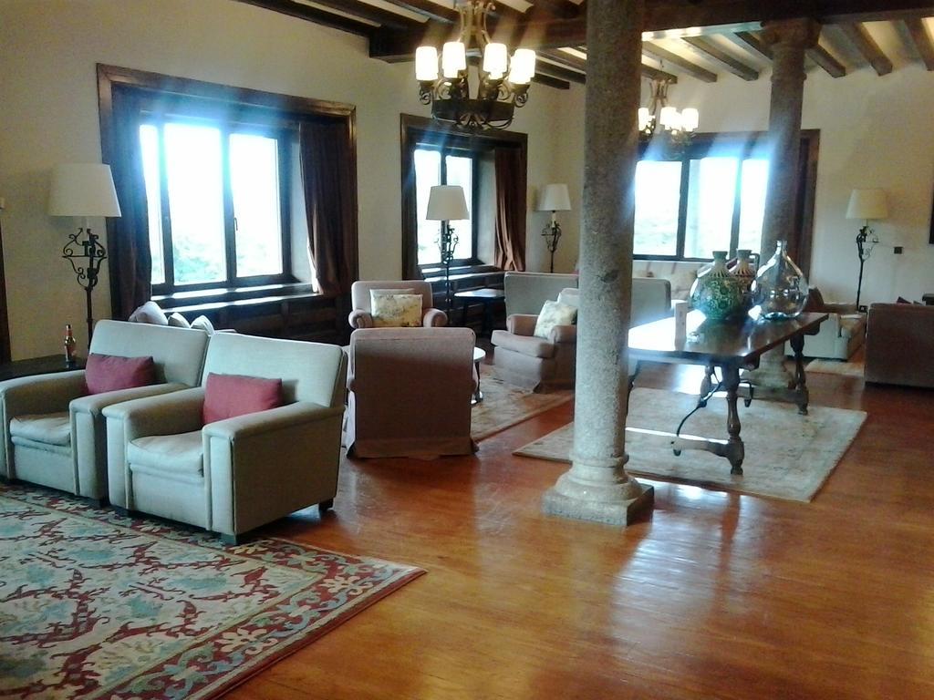 Parador De Gredos Navarredonda de Gredos Exteriör bild