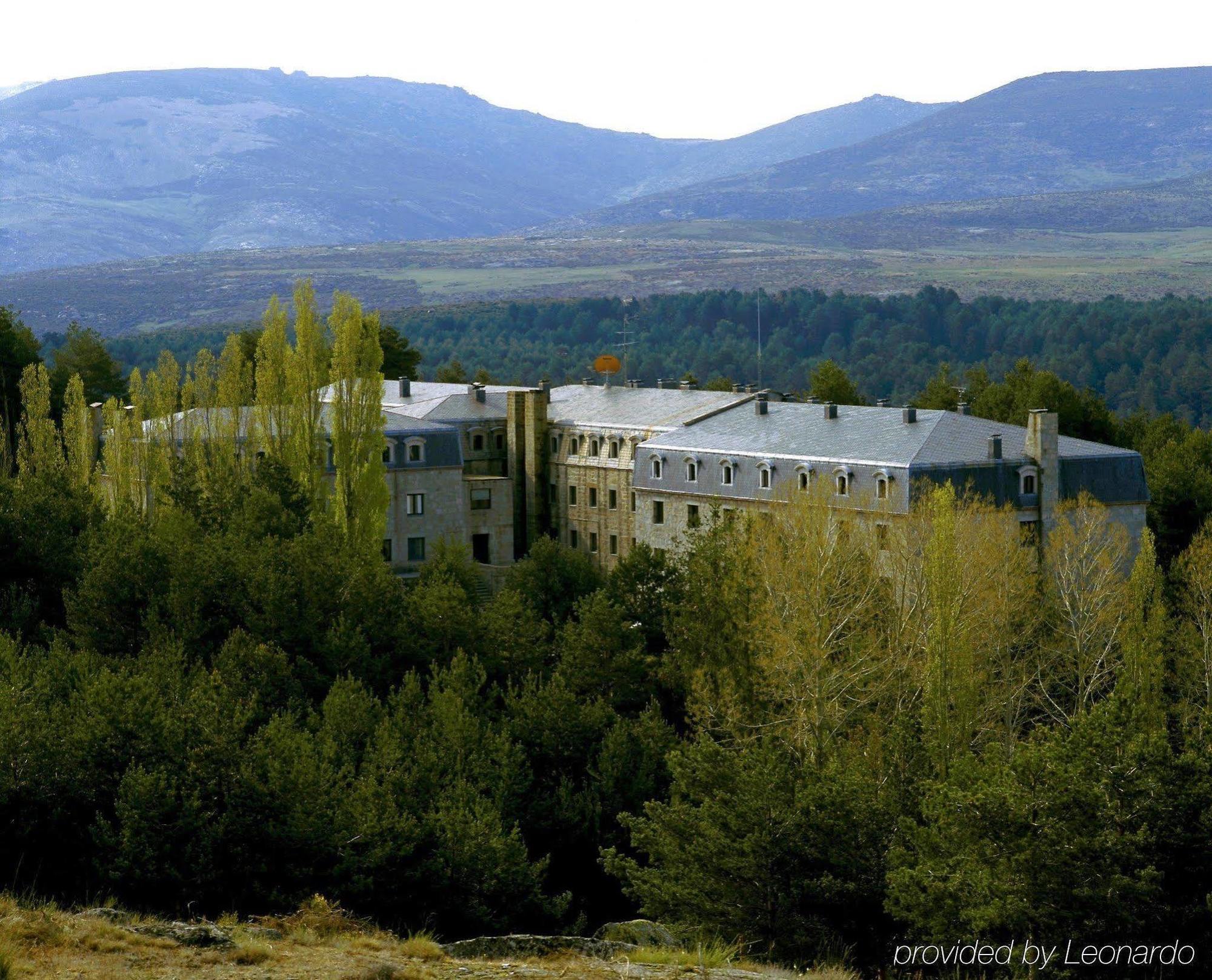 Parador De Gredos Navarredonda de Gredos Exteriör bild